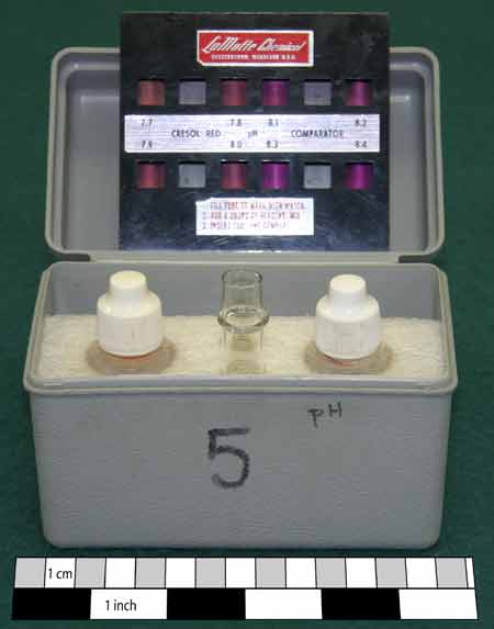 Chemical Test Kit for Saltwater pH